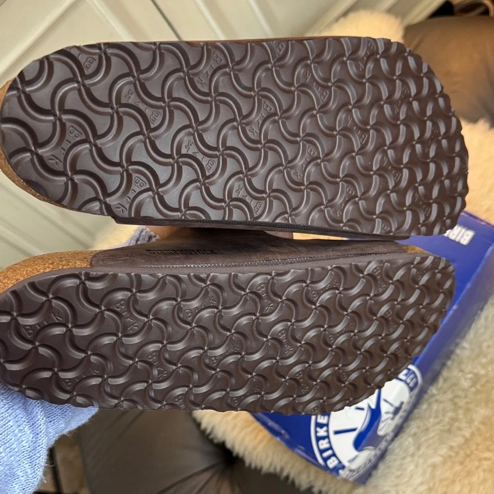 NEW Birkenstock ARIZONA Dk Brown Leather Sandal w/Adjustable Straps Softbed sz12 - Picture 10 of 16